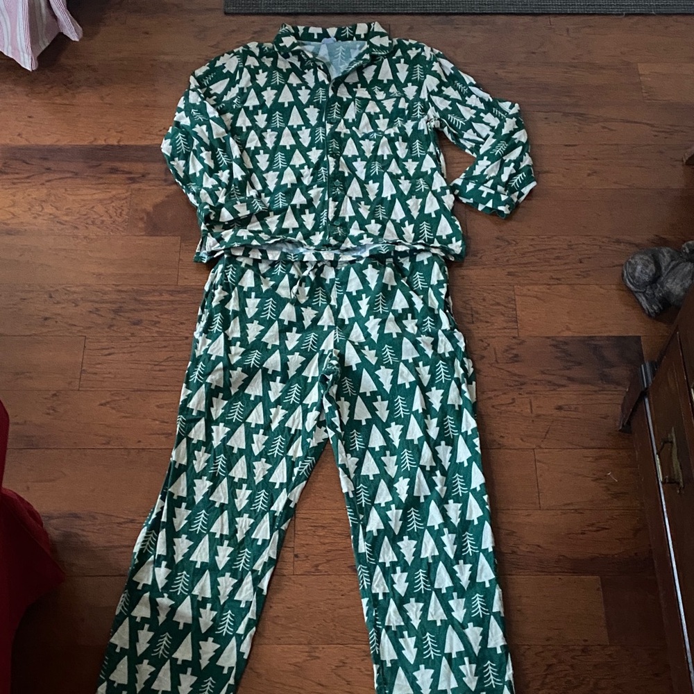 Hanna Andersson Green and White Tree Pajama Set